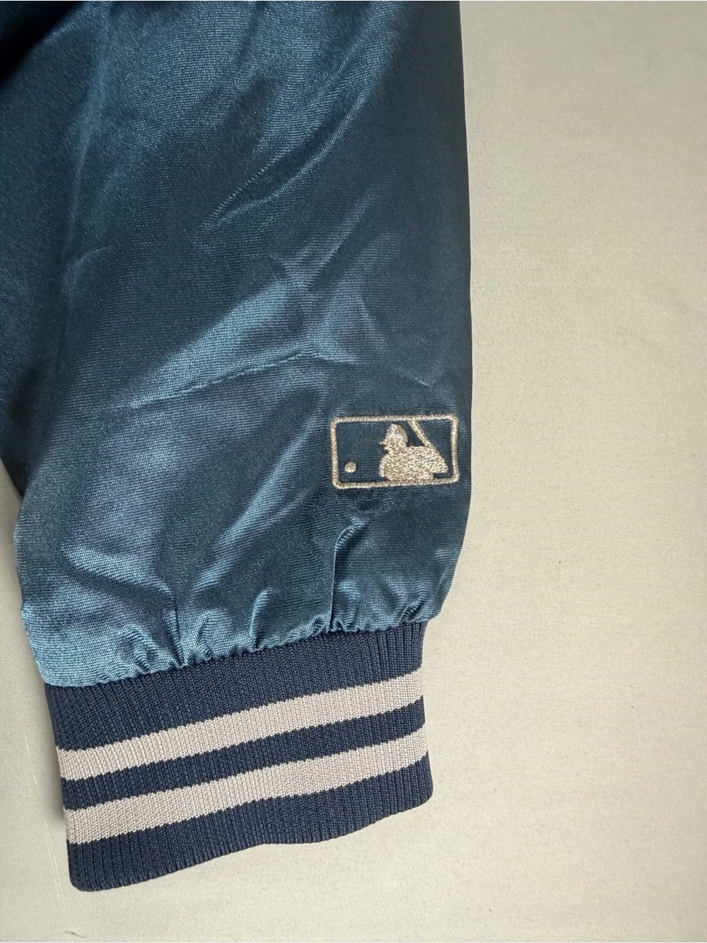NWOT MLB NY Yankees Blue Satin Bomber Varsity Jacket Mens Medium Mint Cond